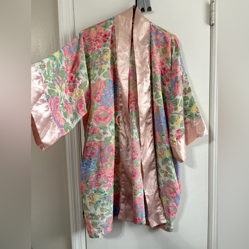 Vintage Victoria’s secret Pink Robe One Size Floral Gold Label